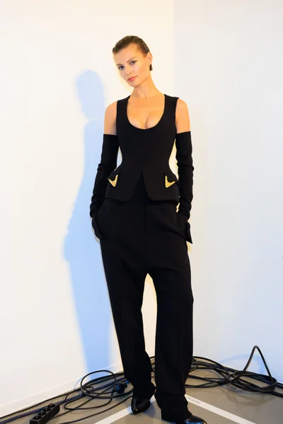 Look 10